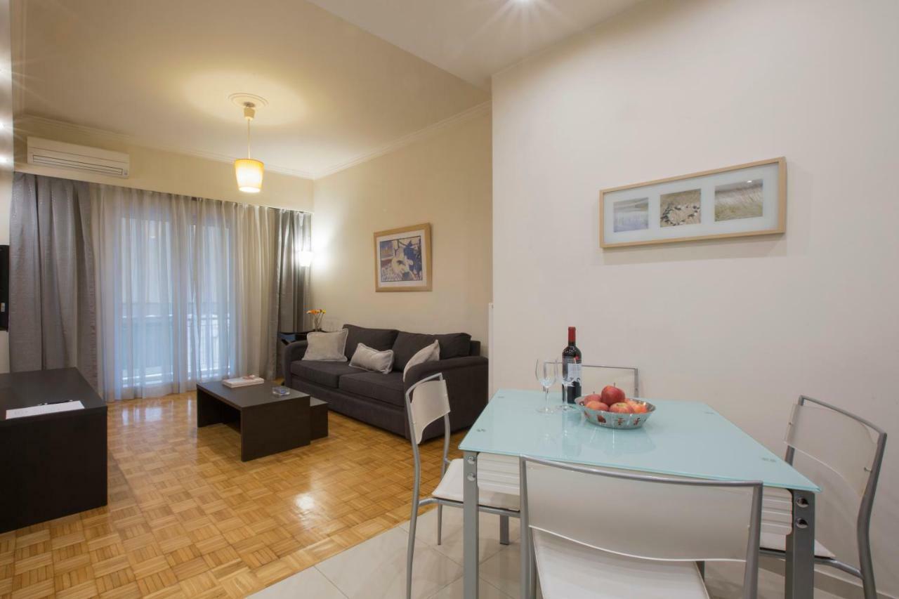 Apartment At Koukaki, 150m From The Metro By Yha